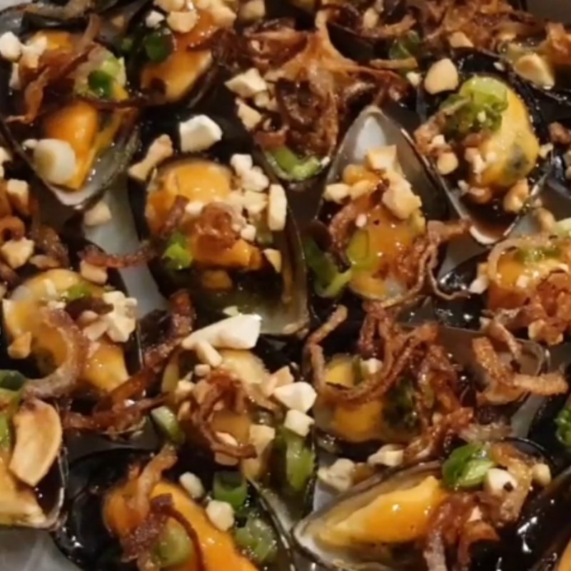 Step 6 Finished Product Grilled razor clams with scallion oil