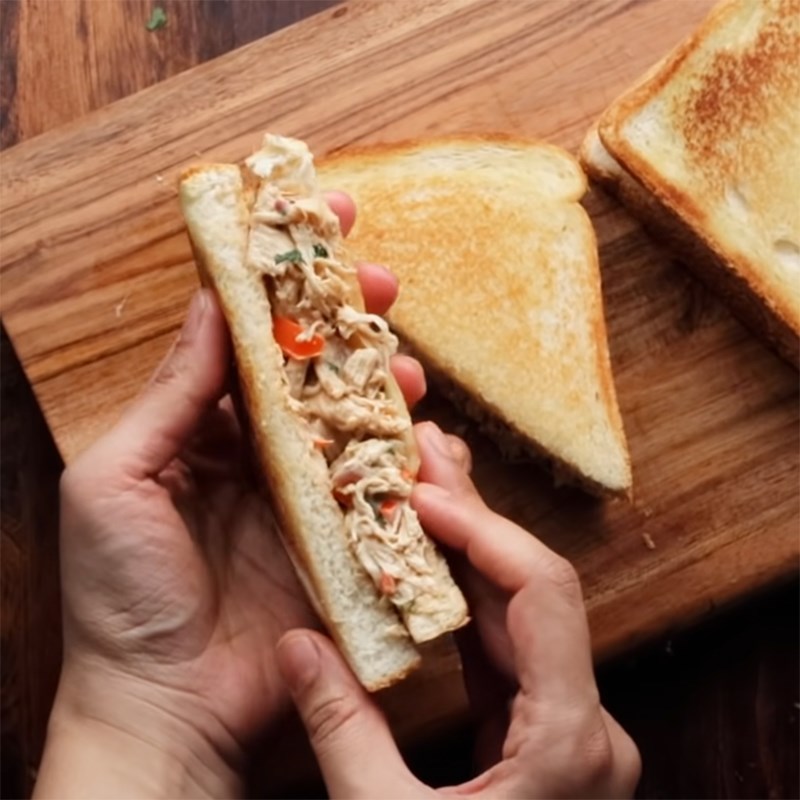Step 8 Final product Bell pepper chicken sandwich