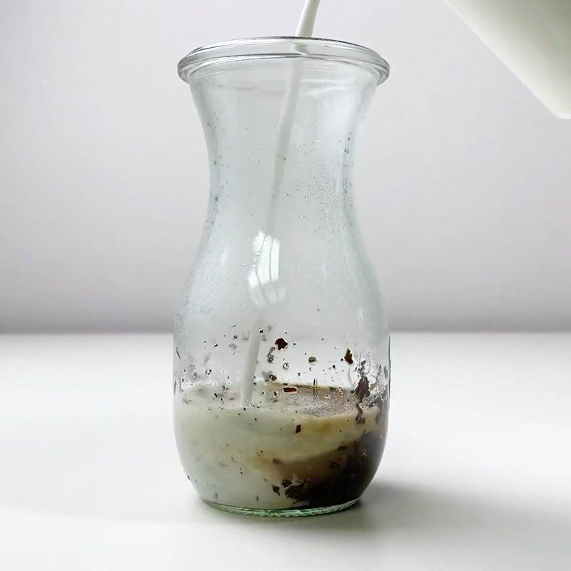 Step 2 Add milk to the soaked tea for Cold Brew Milk Tea