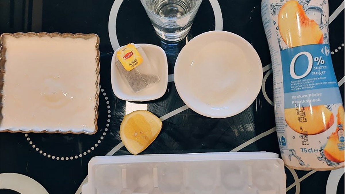 Ingredients for peach cheese cream tea