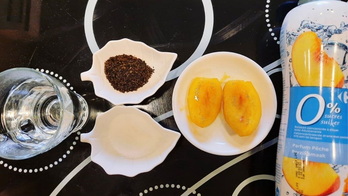 Ingredients for hot peach tea