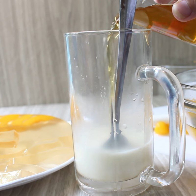 Step 4 Prepare the milk and finish Peach Jelly Milk Tea