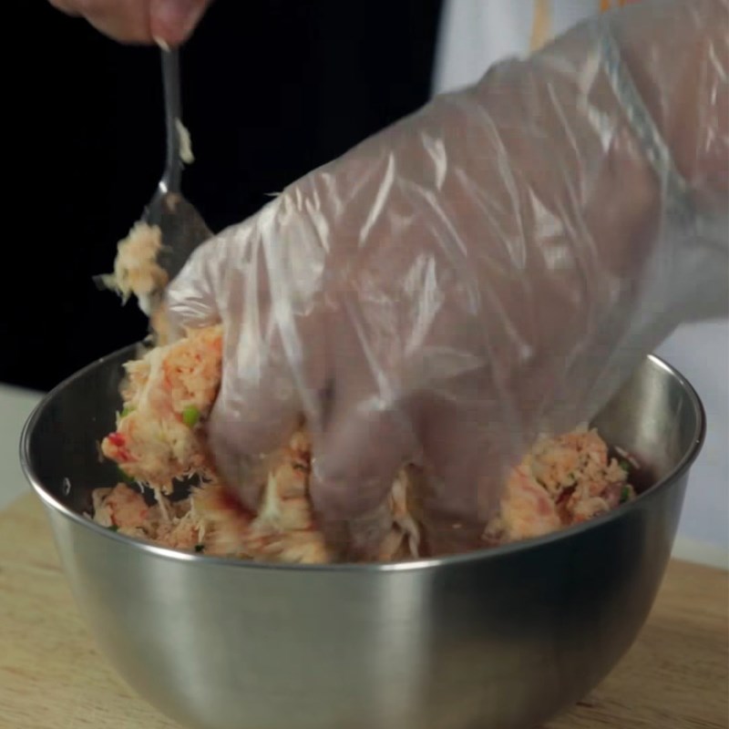 Step 2 Mix the seasoning for the cassava Spicy Cassava Cake with Meat