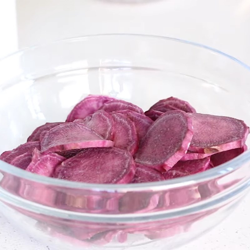 Step 2 Mix sweet potatoes with oil Purple Sweet Potato Chips using an Air Fryer