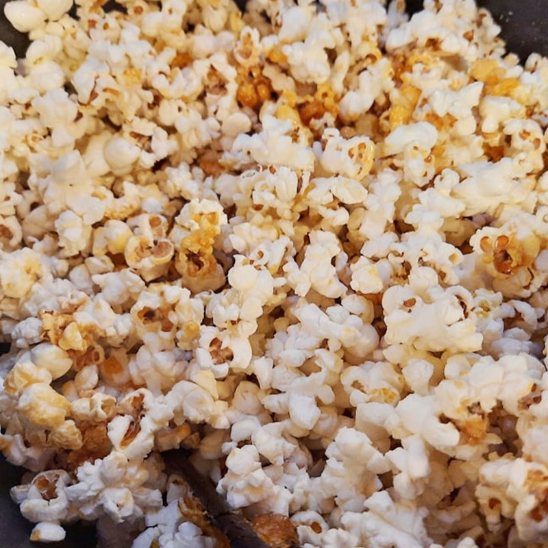 Step 3 Mix popcorn with caramel Caramel popcorn