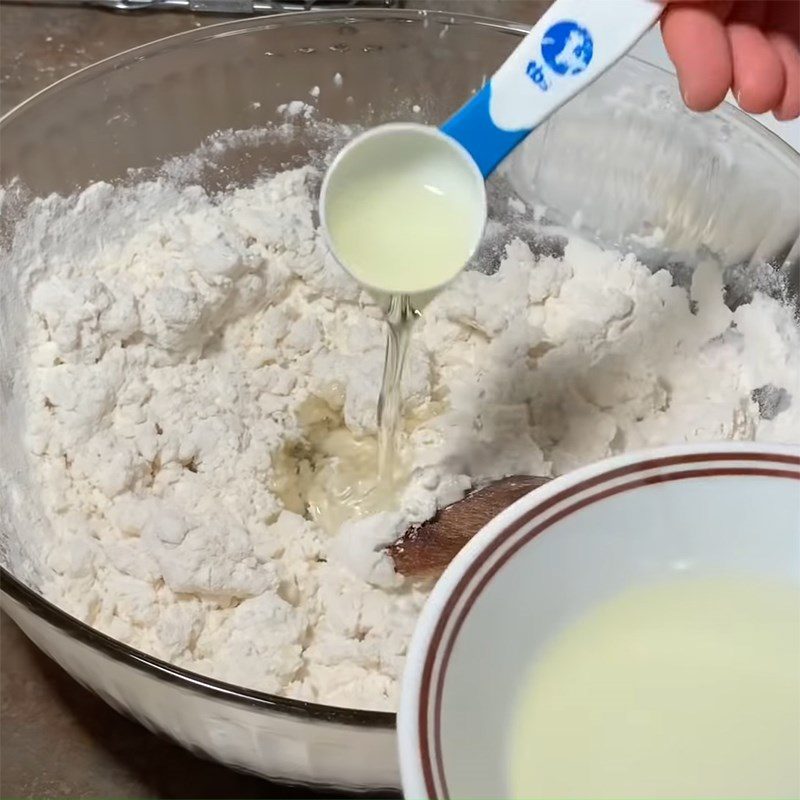 Step 1 Mixing the flour for Cao Lau