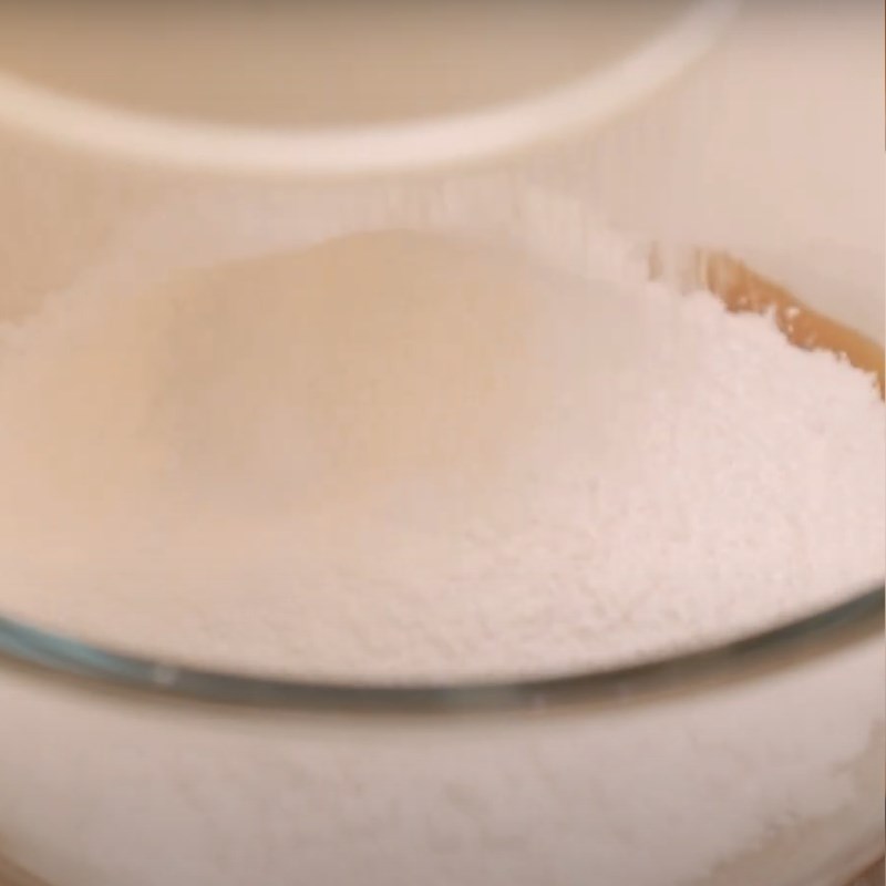 Step 2 Mixing the batter for Palm Sugar Cake using an air fryer