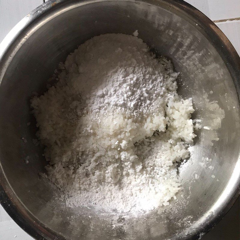 Step 2 Mixing the dough Fried dough from cold rice