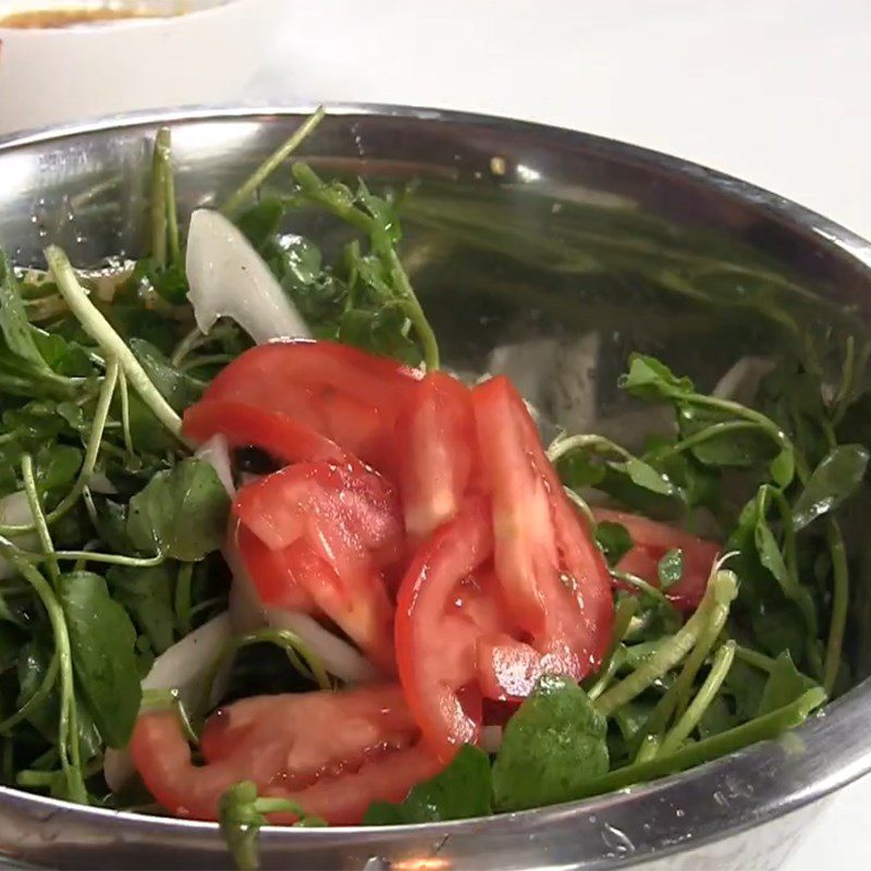 Step 5 Mix the ingredients Watercress mixed with beef