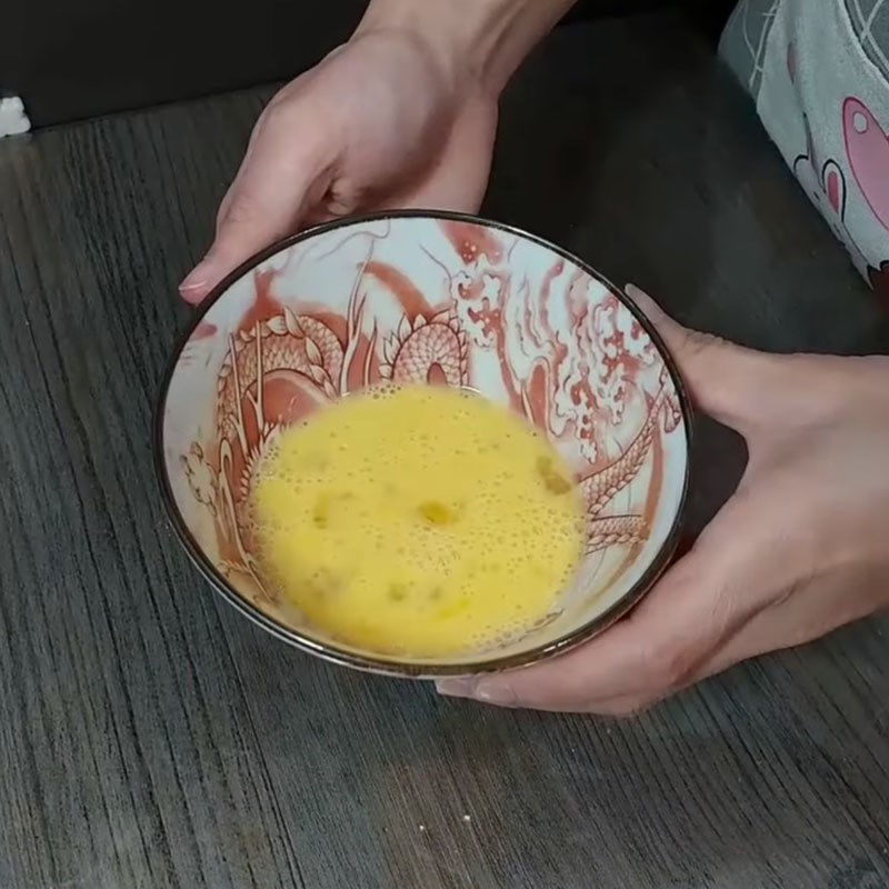 Step 2 Mixing Marinade Spices for Crispy Fried Squid in Air Fryer