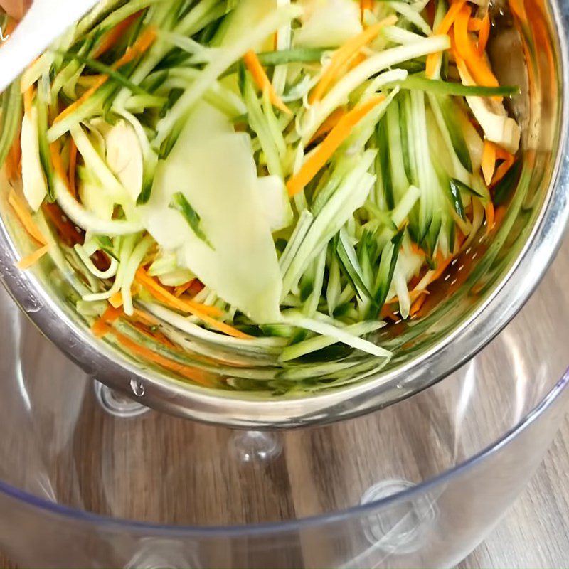 Step 4 Toss the salad Beef salad recipe