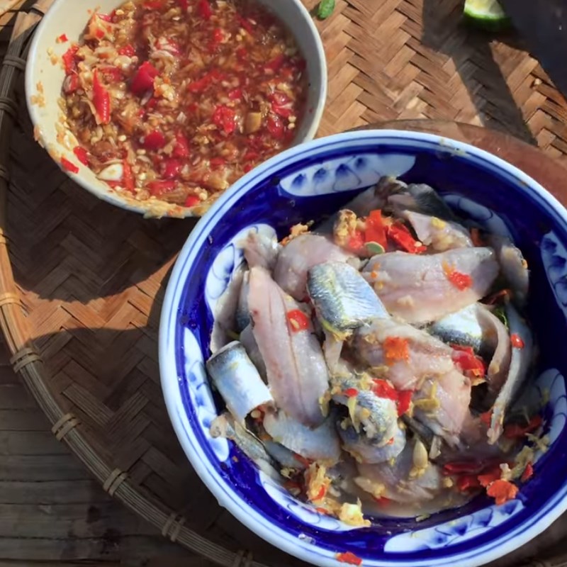 Step 5 Mixing the salad Mackerel salad Nam O Da Nang