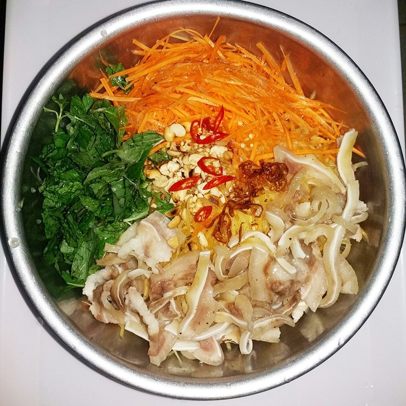 Step 4 Mixing Salad Papaya and Pig Ear Salad
