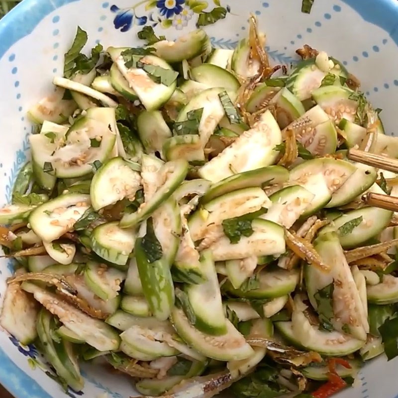 Step 3 Mixing the salad Bitter eggplant salad with dried fish