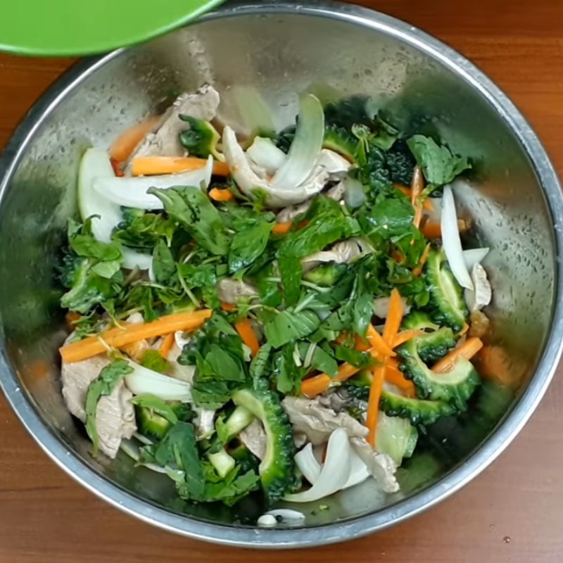 Step 4 Mix the salad Bitter melon salad with shrimp and pork