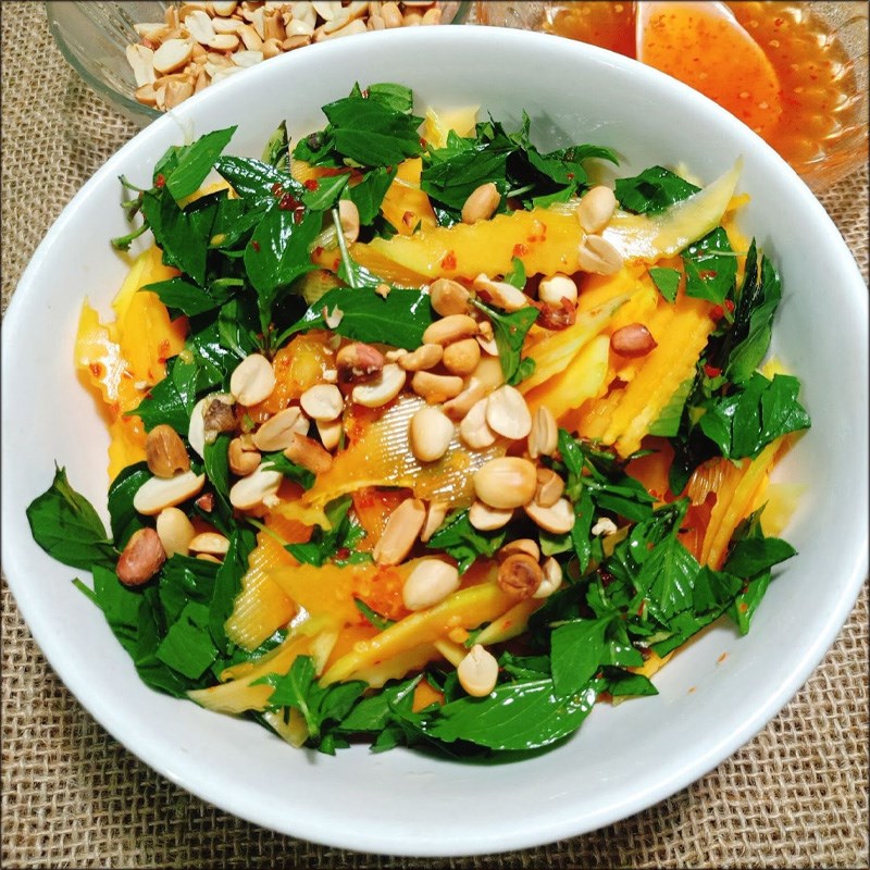 Step 4 Mix sweet and sour papaya salad