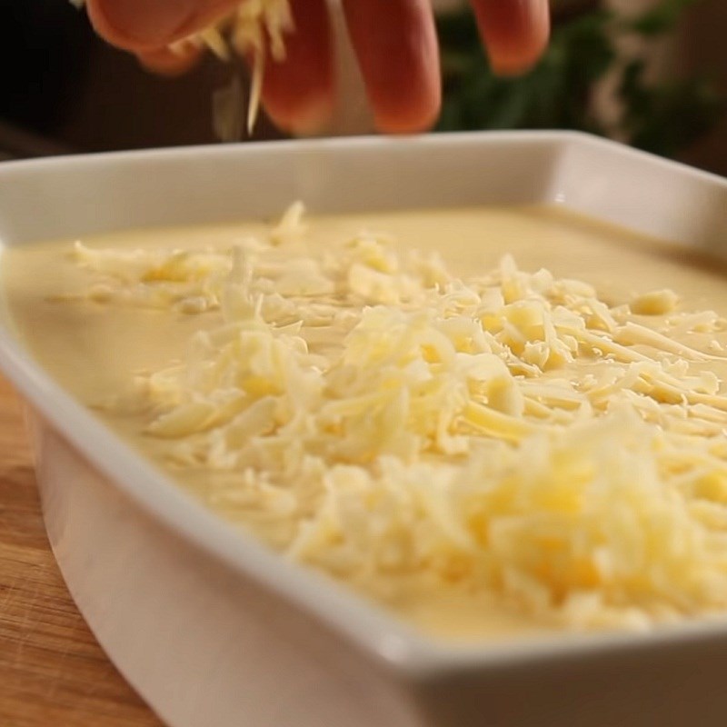Step 4 Mixing the mashed potato mixture Baked cheesy mashed potatoes