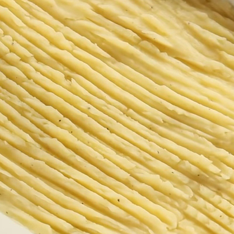 Step 4 Mixing the mashed potato mixture Baked cheesy mashed potatoes
