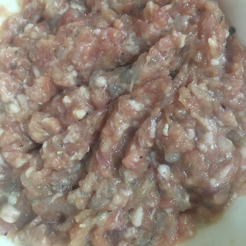 Step 3 Mixing the filling for Shrimp and Pork Vermicelli