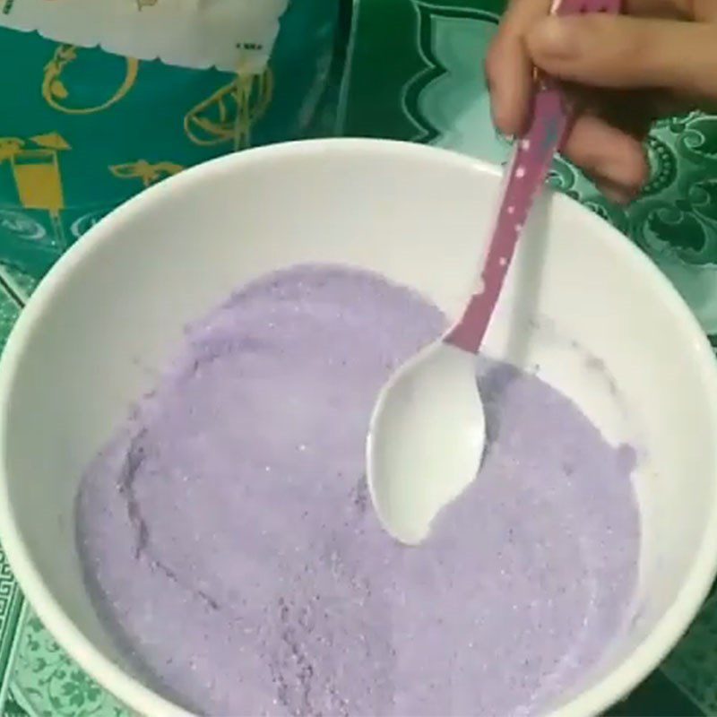 Step 1 Mix the pudding mixture Taro pudding from taro pudding powder