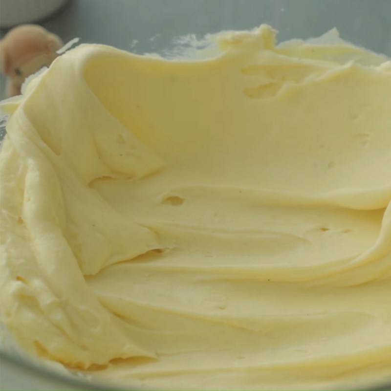 Step 6 Mixing the cream cheese Tiramisu dalgona candy