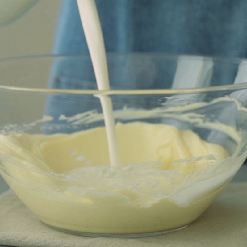 Step 6 Mixing the cream cheese Tiramisu dalgona candy