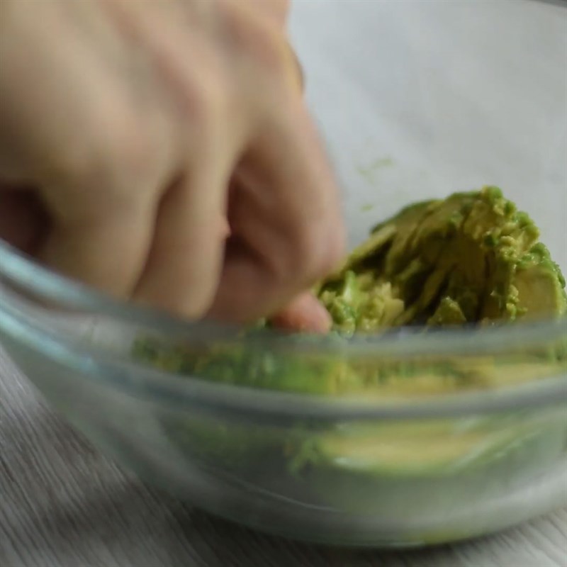 Step 2 Mash avocado with tuna for mashed avocado tuna sandwich