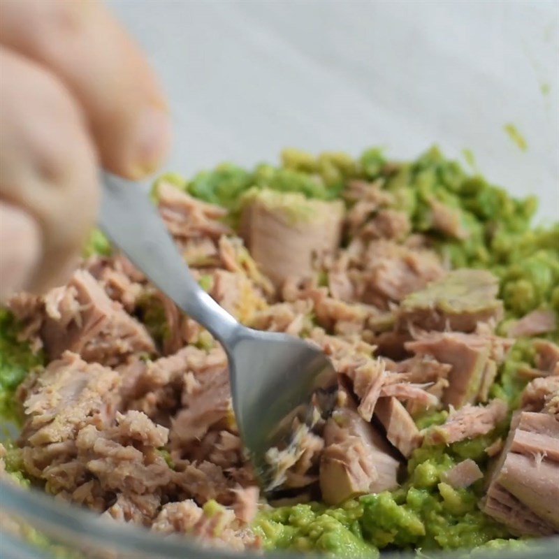 Step 2 Mash avocado with tuna for mashed avocado tuna sandwich