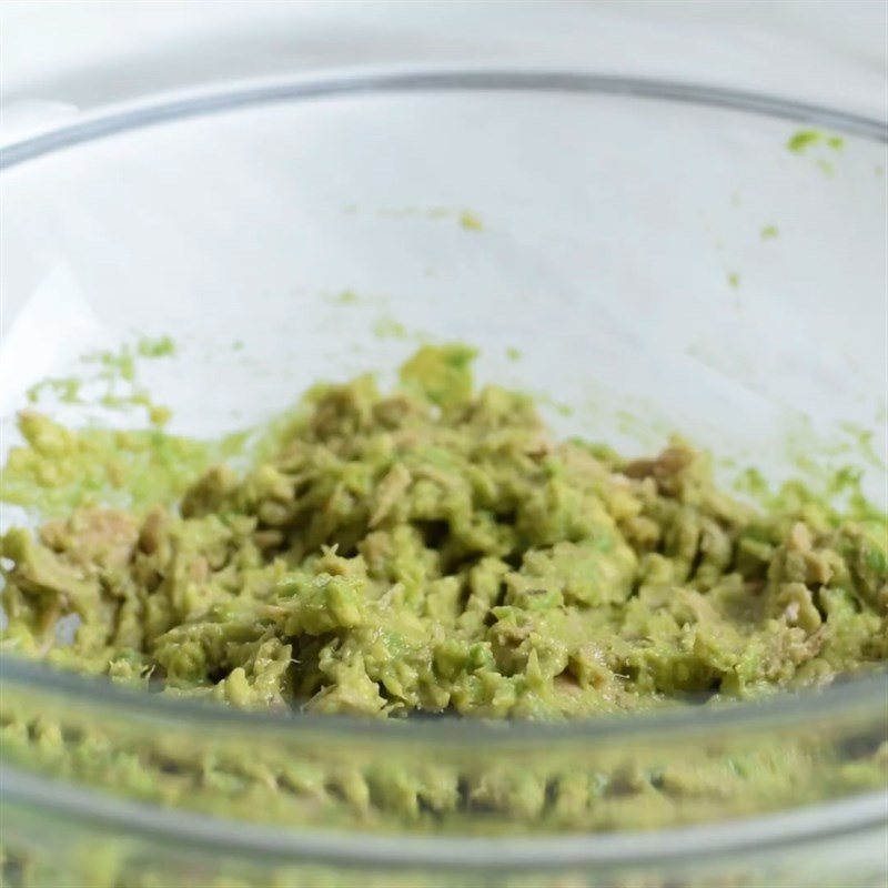 Step 2 Mash avocado with tuna Tuna avocado mash sandwich