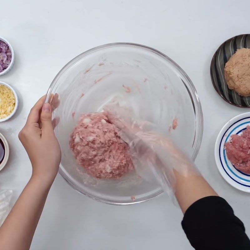 Step 2 Mixing the filling for Ninh Hòa grilled spring rolls