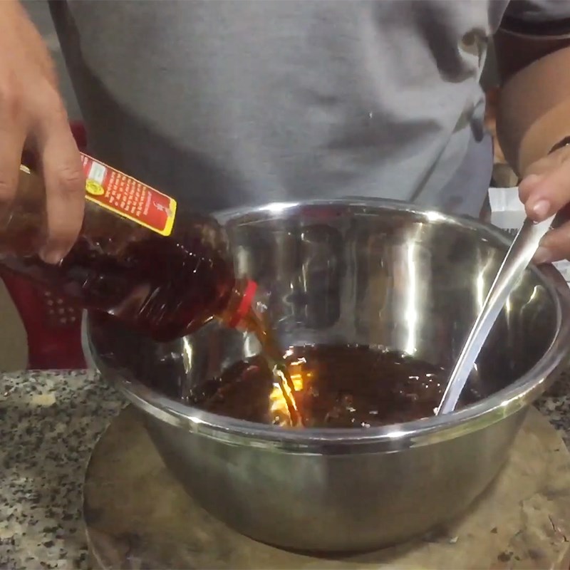 Step 1 Mix the fish sauce for Spicy Sour Fish Sauce
