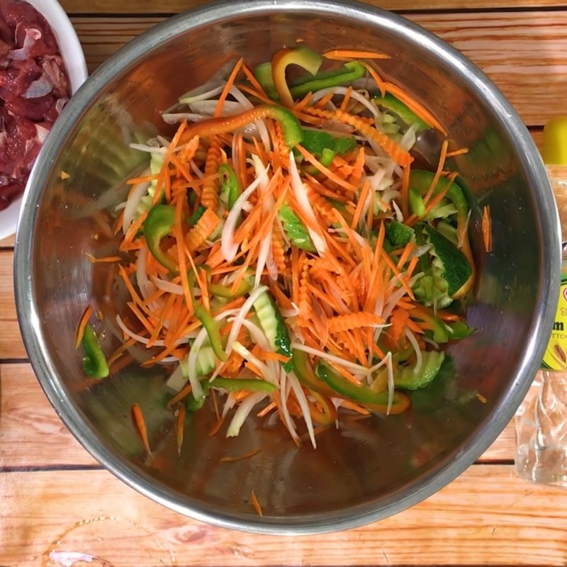 Step 3 Mixing Vegetables Beef Salad