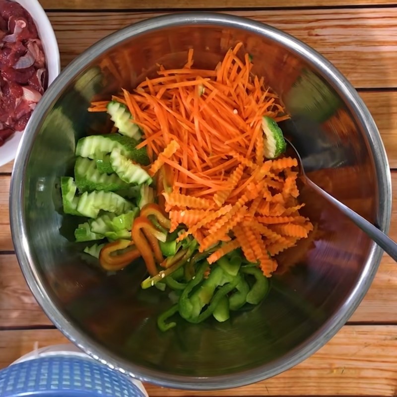 Step 3 Mixing Vegetables Beef Salad