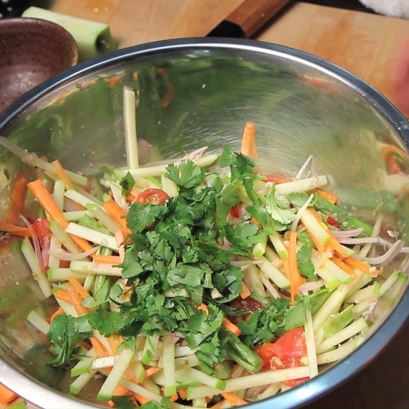 Step 4 Mix the salad for Thai apple salad