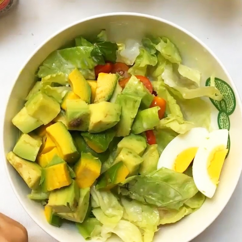 Step 4 Tossing the salad Avocado chicken salad