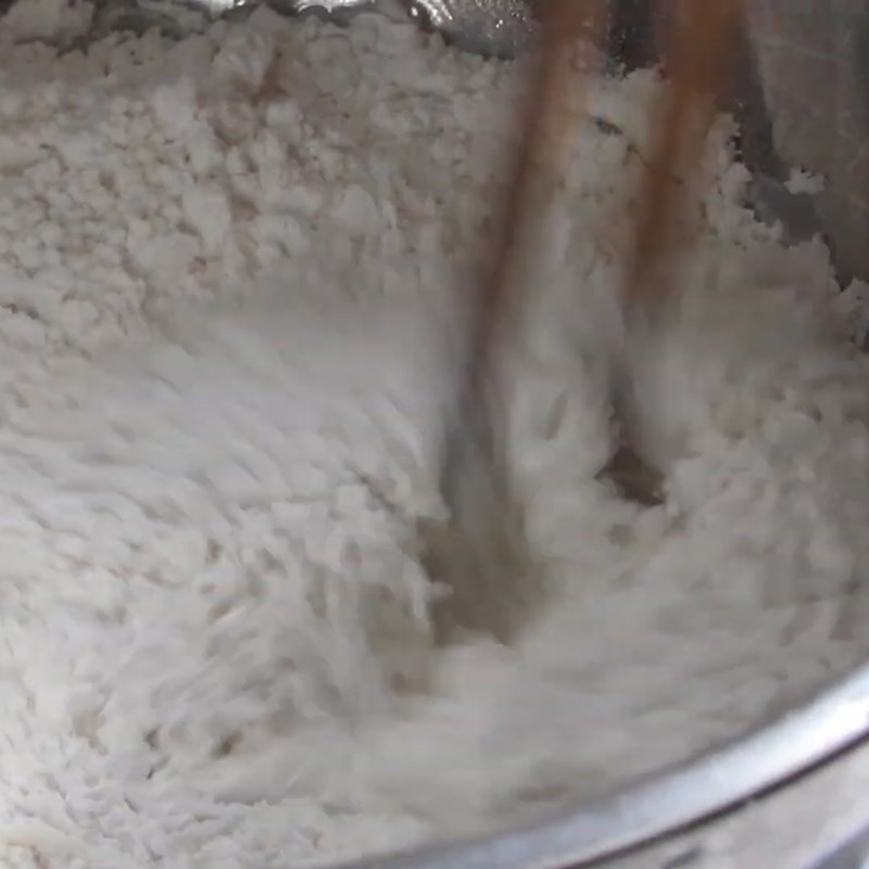Step 5 Mixing and kneading dough Nghệ An noodle soup with pork bones