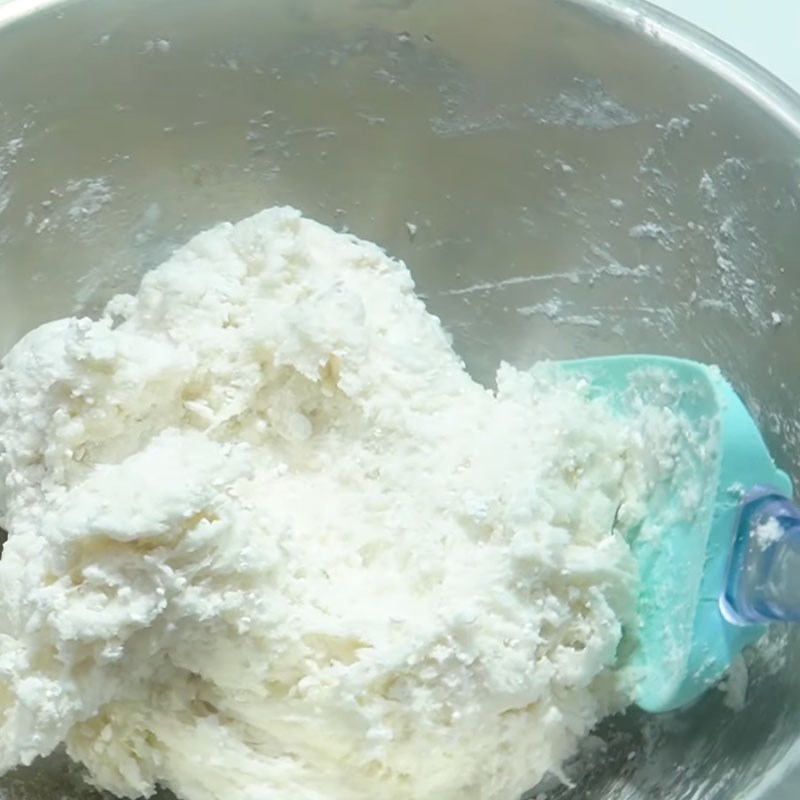 Step 2 Mix and knead the dough for crab soup with coconut milk