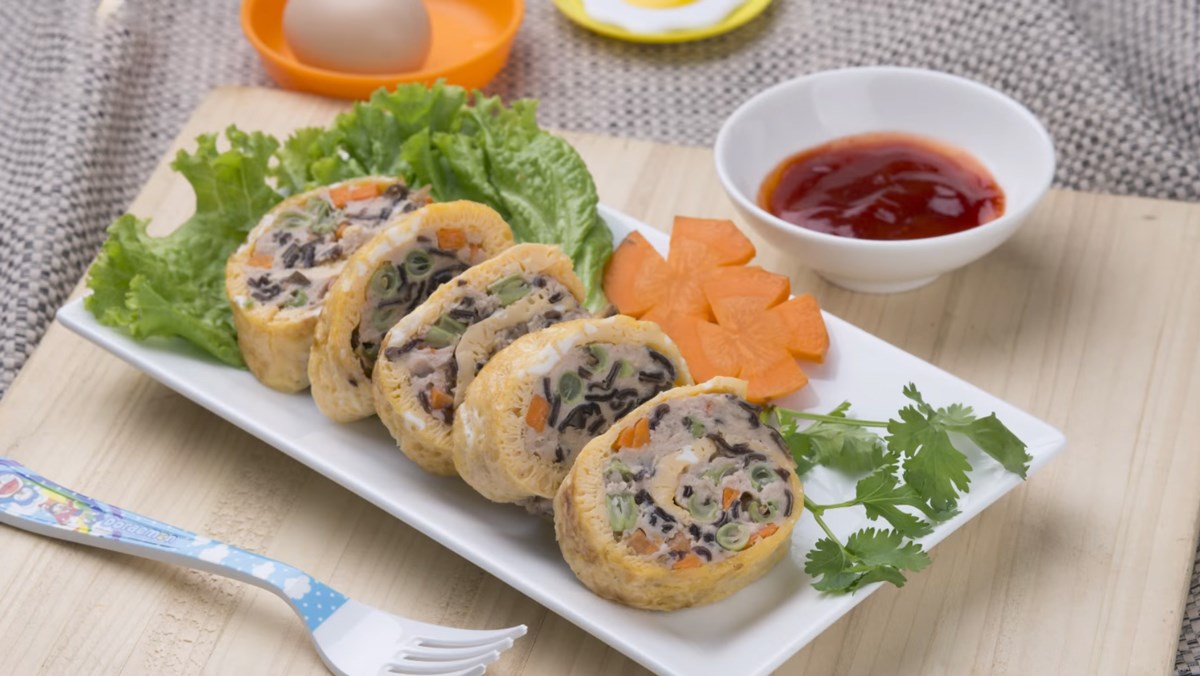 Steamed Colorful Rolled Eggs