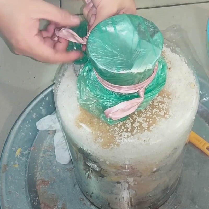 Step 4 Fermenting fish sauce Mackerel fish sauce