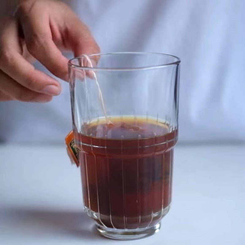 Step 2 Steep tea Milk tea jelly using creamer