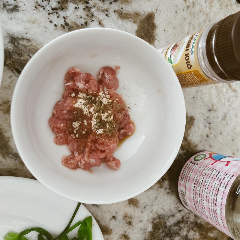 Step 2 Marinate the meat Eel stewed in coconut water for kids