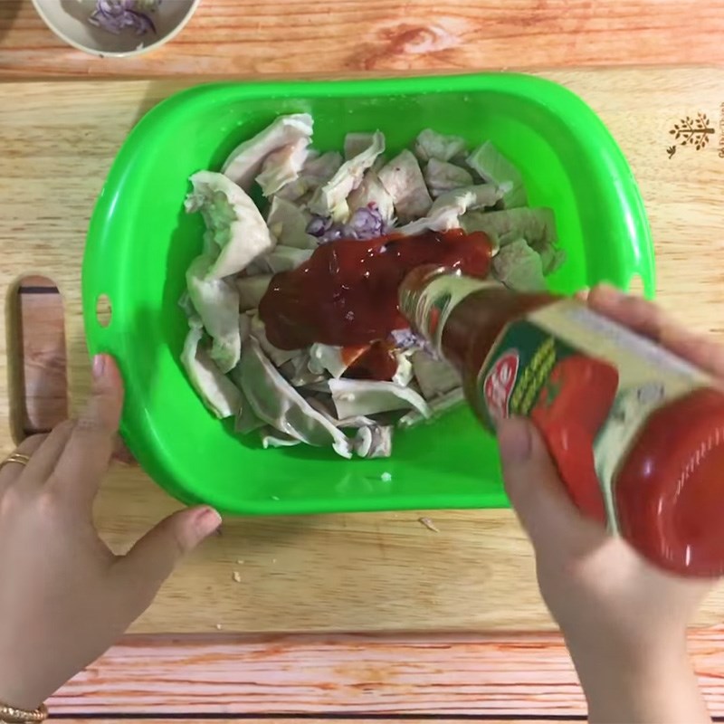 Step 3 Marinating the stomach for cooking lagu