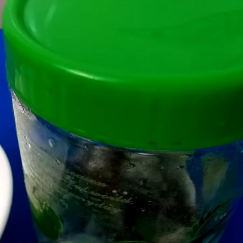 Step 2 Marinating fish Fish sauce