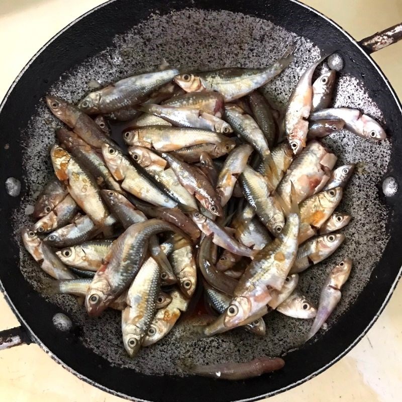 Step 2 Marinating the fish Fish with tamarind sauce
