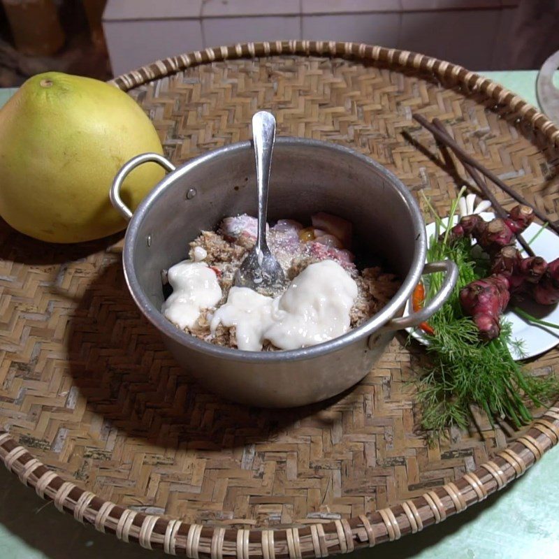 Step 3 Marinate catfish Catfish braised with galangal