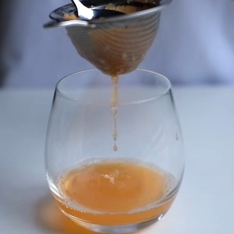 Step 3 Blend and strain cantaloupe juice for cantaloupe tea