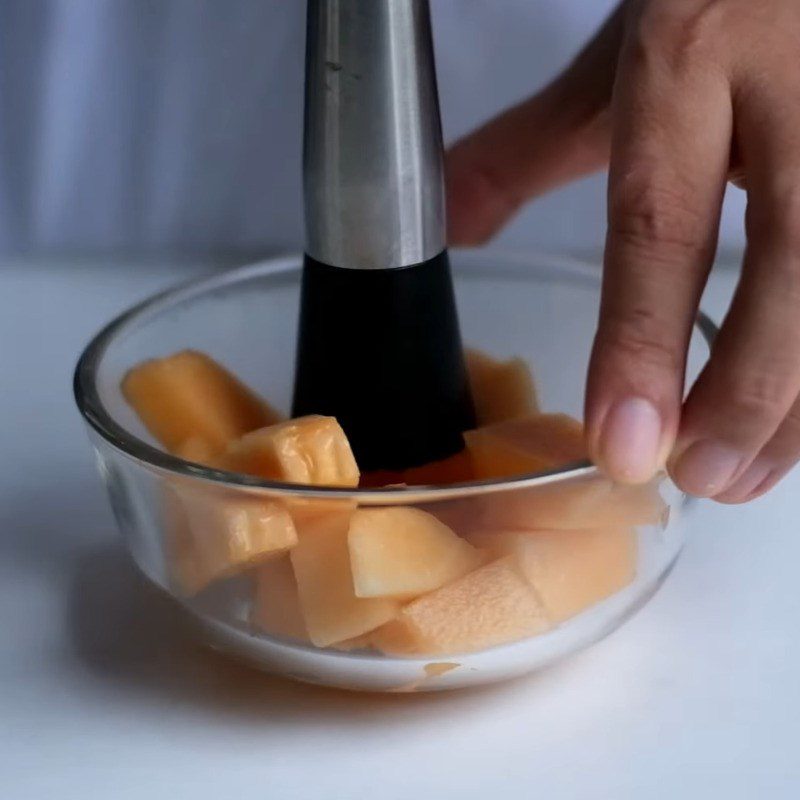 Step 3 Blend and strain cantaloupe juice for cantaloupe tea