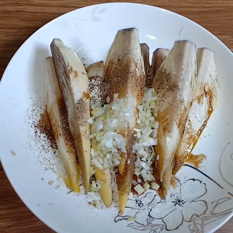 Step 2 Marinate the banana flower for braised banana flower