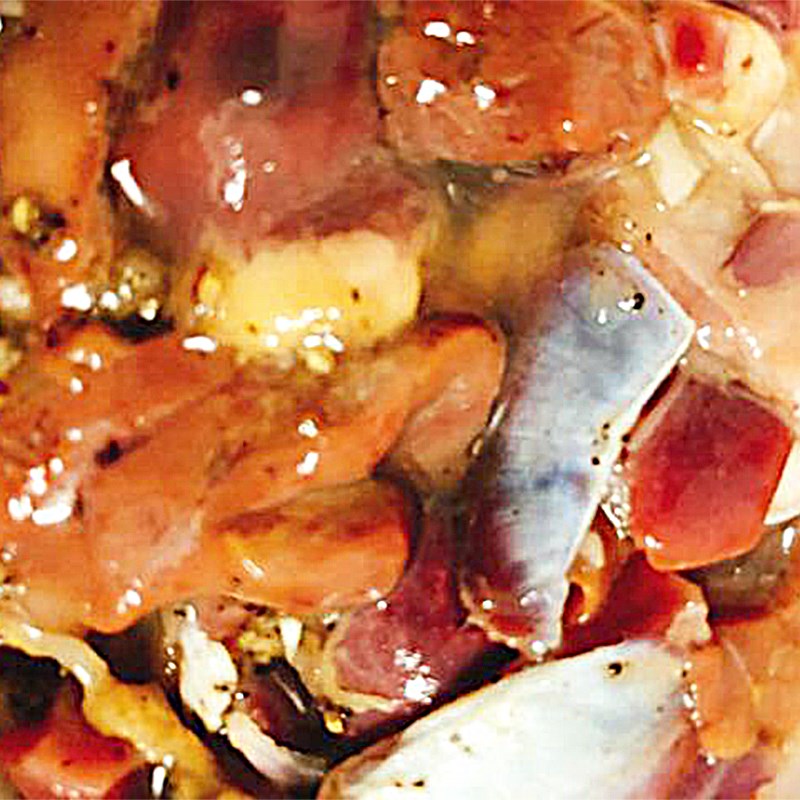 Step 3 Marinate chicken intestines Fresh bamboo shoots stir-fried with chicken intestines