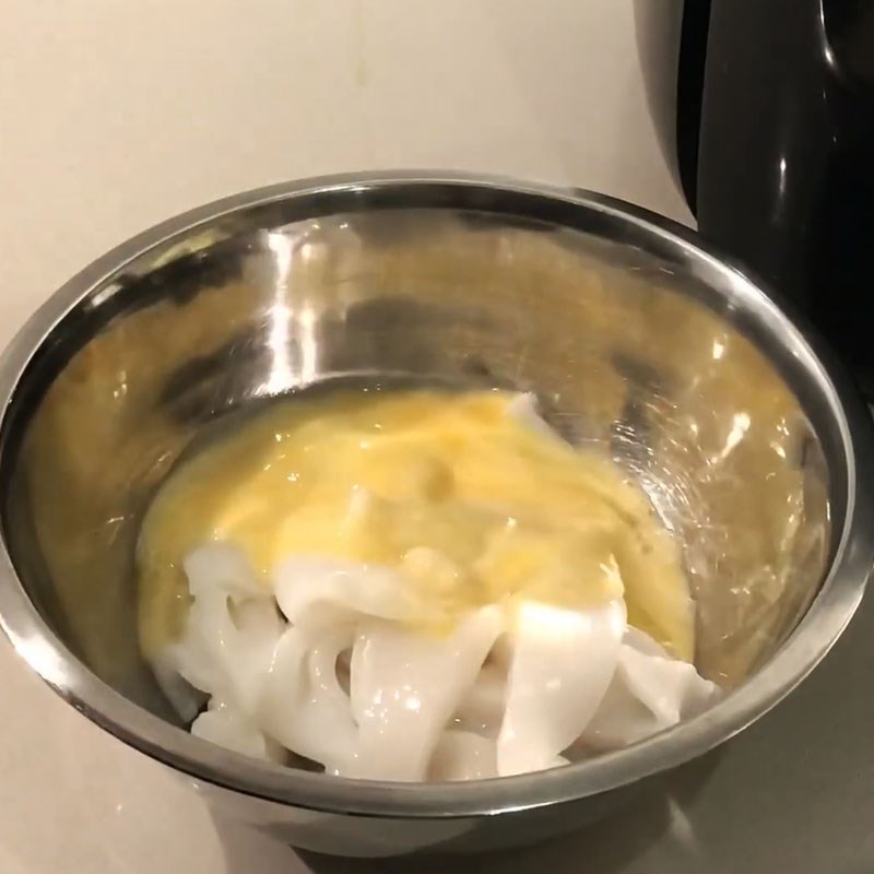 Step 2 Marinate the squid Fried squid with salt and chili using an air fryer
